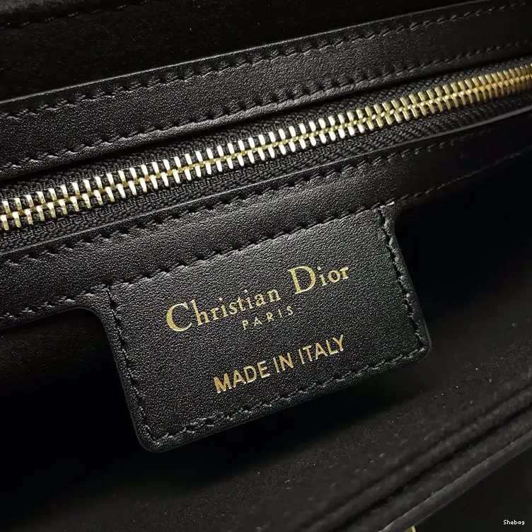 2407YA0117 Dio Bags 0715